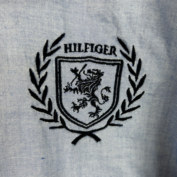 Tommy Hilfiger Mens Button Up Chambray Shirt Size XXL Preppy Embroidered Crest - Picture 3 of 11